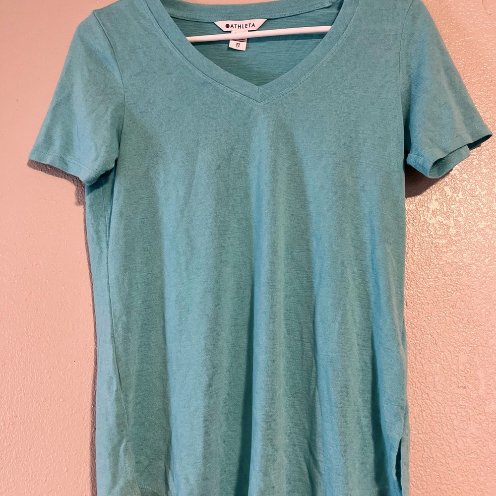 Athleta Women's Aqua Short Sleeve V-Neck Tee